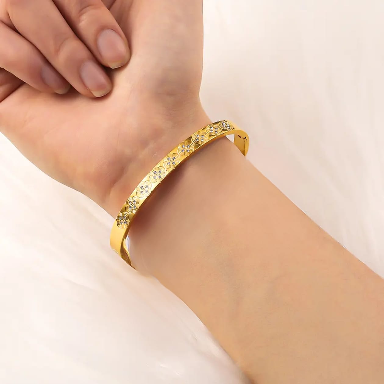 Floral Sparkle Bracelet