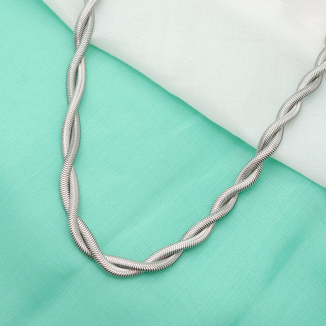 Silver Serpent – Twisted Steel Statement Chain