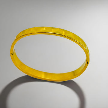 Sculpted Shine Cuff