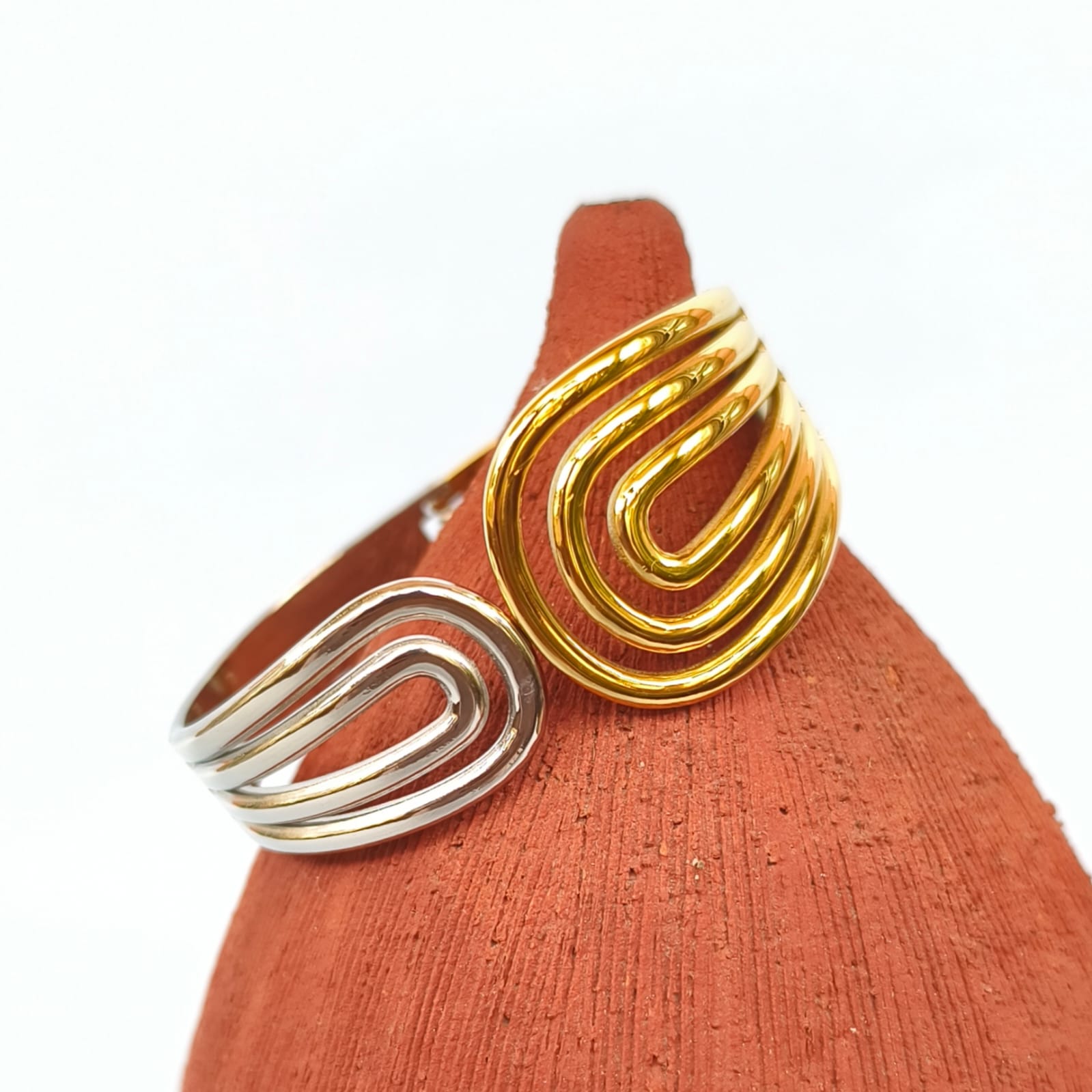 The Ripple Effect – Two-Tone Fluid Cuff