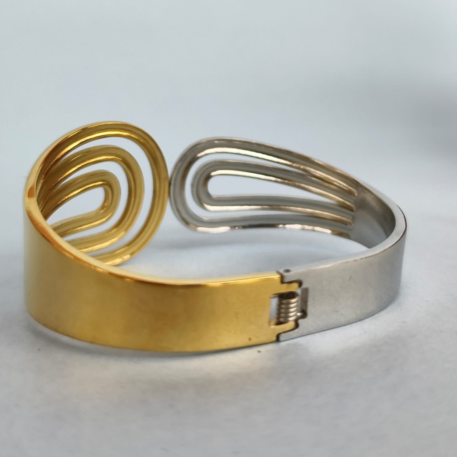 The Ripple Effect – Two-Tone Fluid Cuff