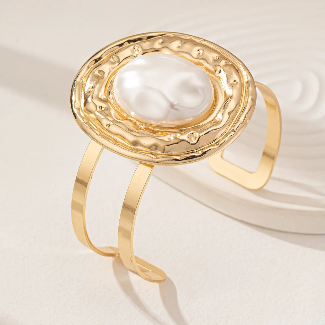 Vintage Pearl Majesty Cuff