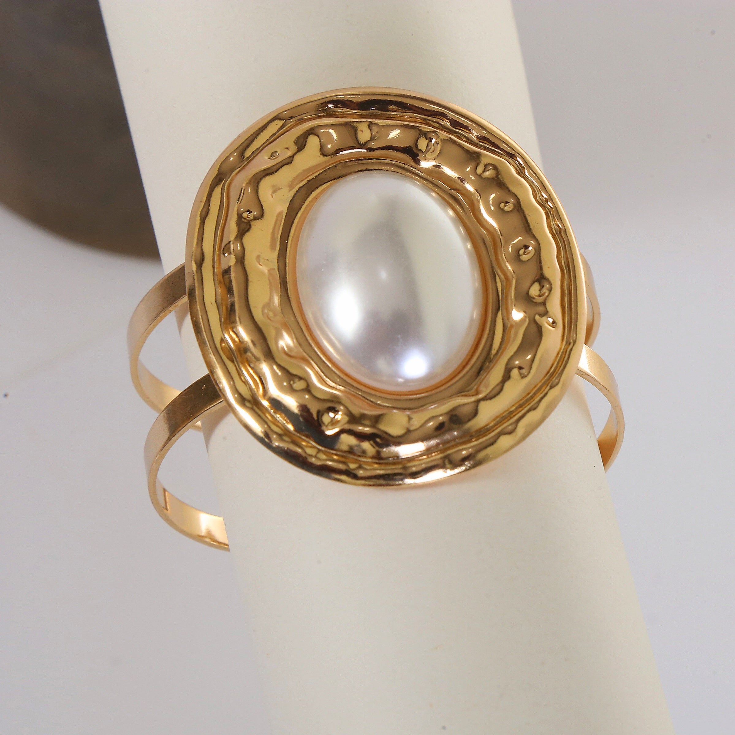 Vintage Pearl Majesty Cuff